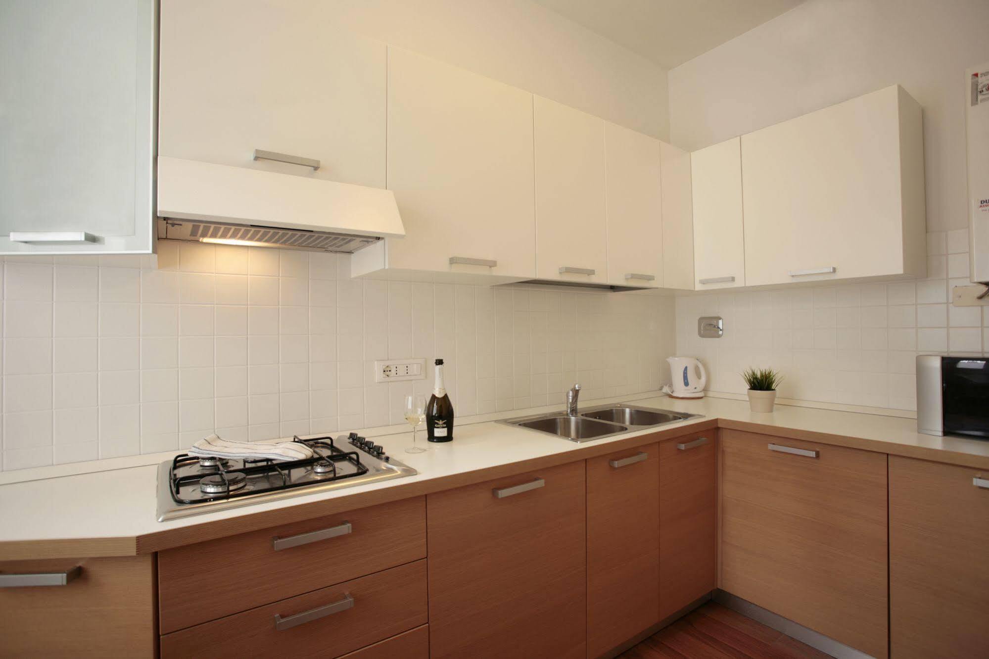 Residence Theresia- Tailor Made Stay Триест Экстерьер фото