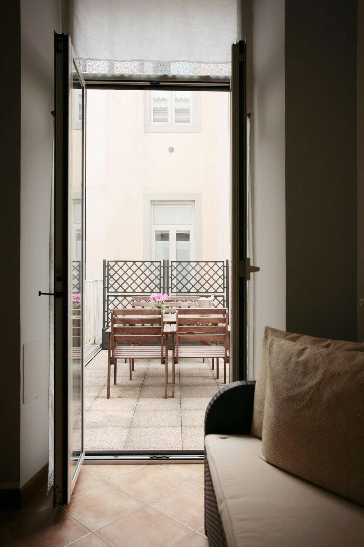 Residence Theresia- Tailor Made Stay Триест Экстерьер фото